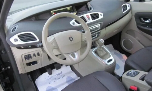 Renault Scénic 2.0 dCi #7