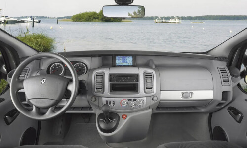 Renault Trafic Passenger #9