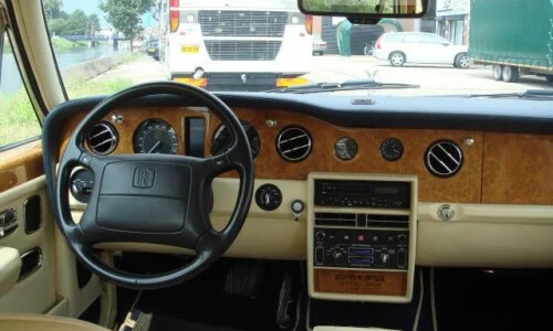 Rolls-Royce Flying Spur #9