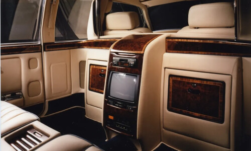 Rolls-Royce Park Ward #13