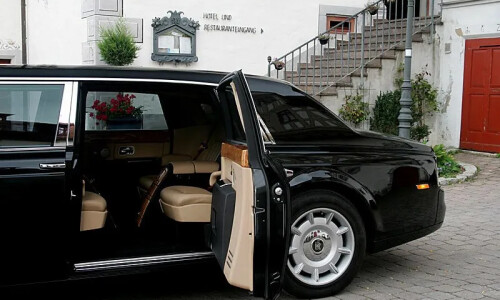 Rolls-Royce Phantom LWB #4