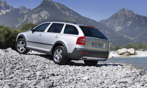 Skoda Octavia Combi 4x4 #6