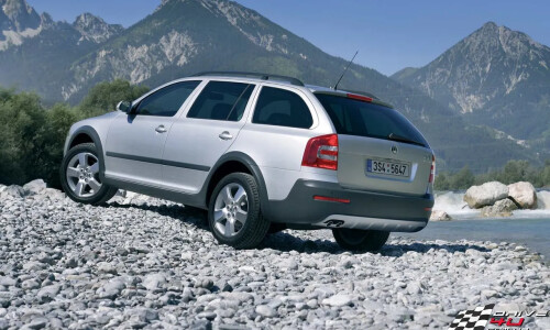 Skoda Octavia Scout 2.0 FSI #1