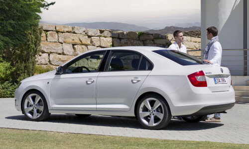 Skoda Rapid #18