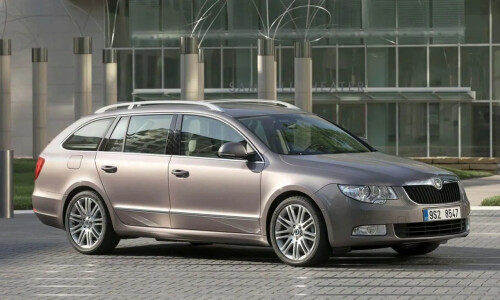 Skoda Superb Combi #4
