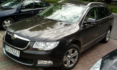 Skoda Superb Combi #9