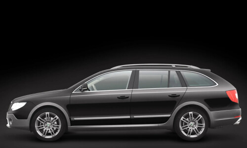 Skoda Superb Combi #13