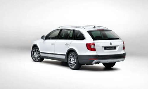 Skoda Superb Combi Outdoor #3