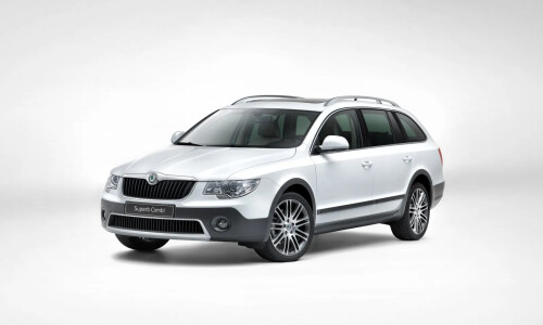 Skoda Superb Combi Outdoor #5