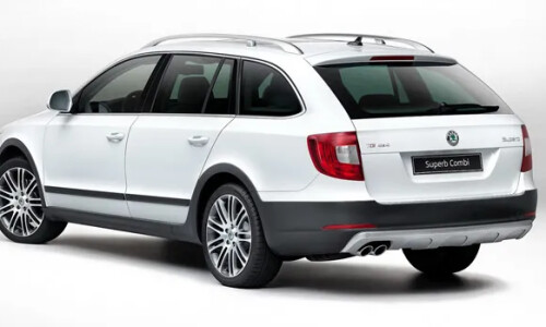 Skoda Superb Combi Outdoor #13