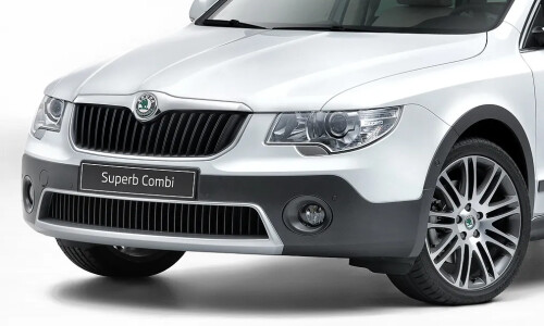 Skoda Superb Combi Outdoor #14