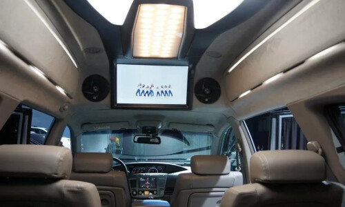 Ssangyong Rodius #9