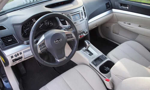 Subaru Outback 2.5i Celebration #4