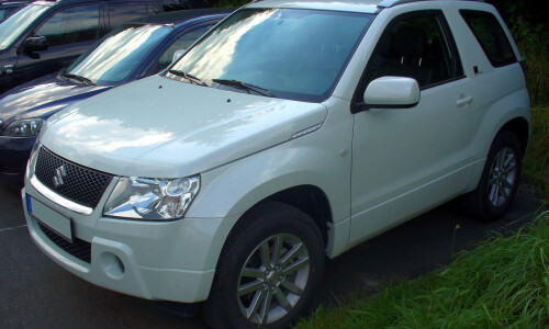 Suzuki Grand Vitara Black &amp; White #3
