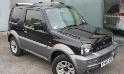 Suzuki Jimny Black &amp; White #16
