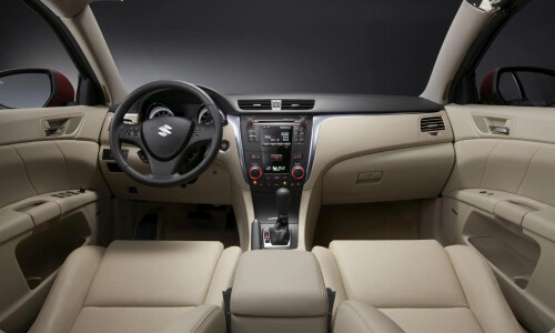 Suzuki Kizashi #10