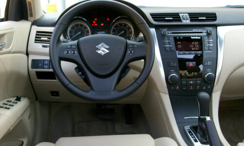 Suzuki Kizashi #11