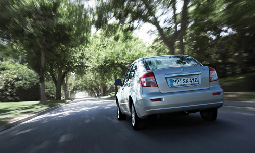 Suzuki SX4 Limousine #13