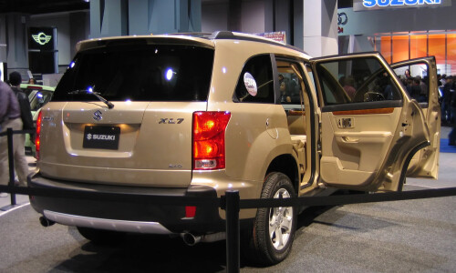 Suzuki XL7 #8