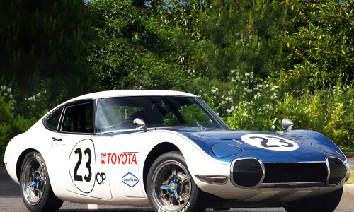 Toyota 2000 GT #7
