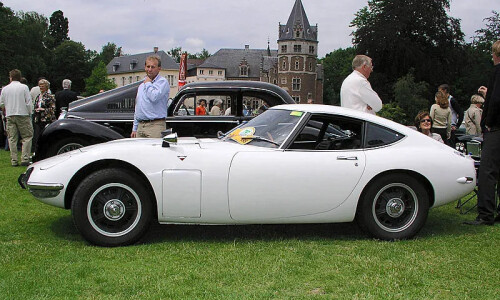 Toyota 2000 GT #8