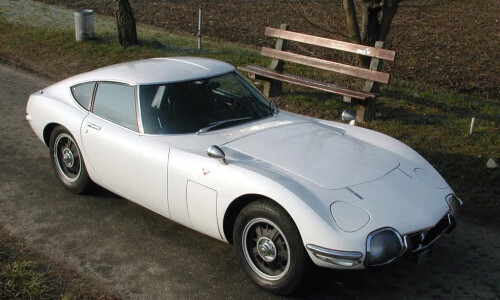 Toyota 2000 GT #19