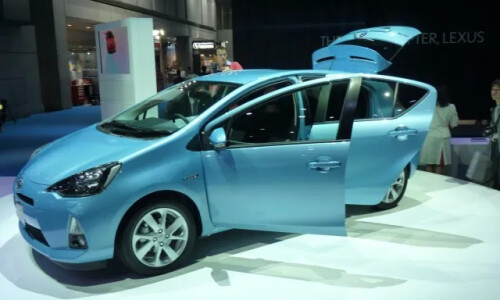 Toyota Aqua Hybrid #4