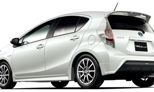 Toyota Aqua Hybrid #18