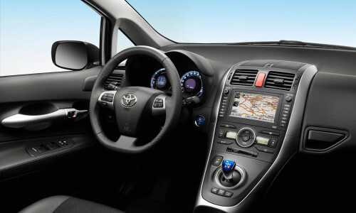 Toyota Auris HSD #5
