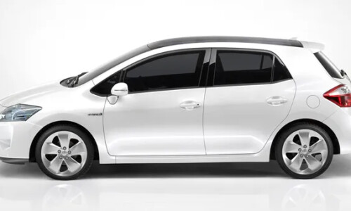 Toyota Auris HSD #7