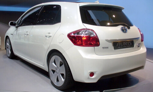 Toyota Auris HSD #11