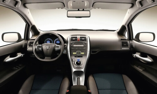 Toyota Auris Hybrid #10