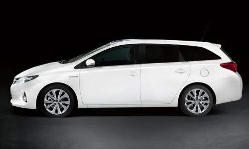 Toyota Auros Touring Sports #14