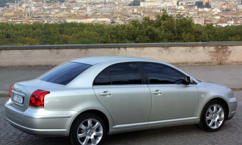 Toyota Avensis #8