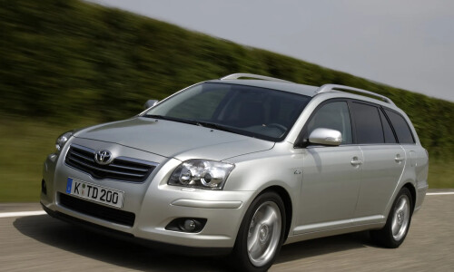 Toyota Avensis #13