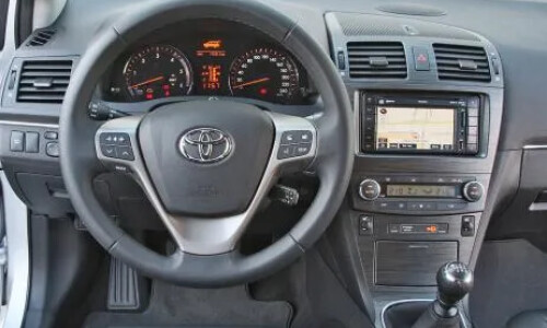 Toyota Avensis 2.2 D-CAT #1