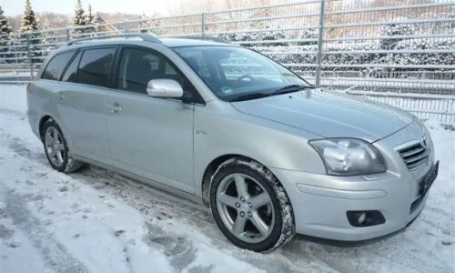 Toyota Avensis 2.2 D-CAT Kombi #4