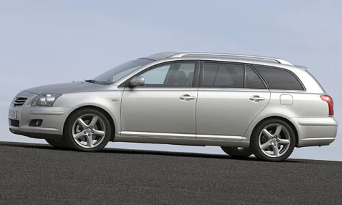 Toyota Avensis 2.2 D-CAT Kombi #8