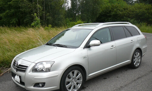 Toyota Avensis 2.2 D-CAT Kombi #13