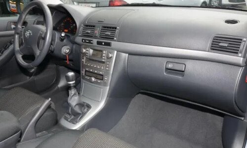 Toyota Avensis Combi Travel #4