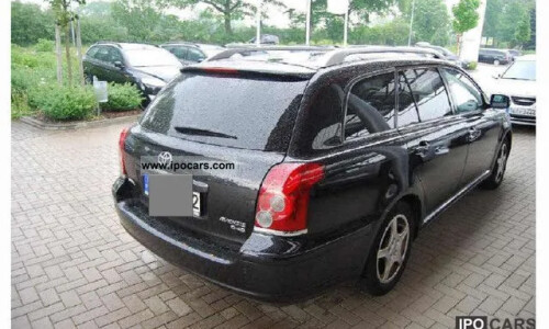 Toyota Avensis Combi Travel #9