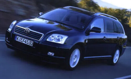 Toyota Avensis Combi Travel #10