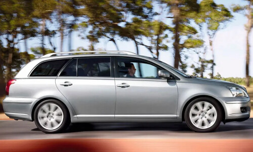 Toyota Avensis Travel #1