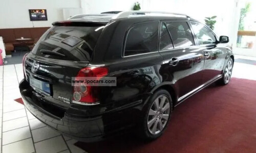 Toyota Avensis Travel #2
