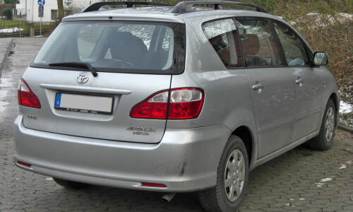 Toyota Avensis Verso #2