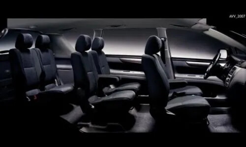 Toyota Avensis Verso #5