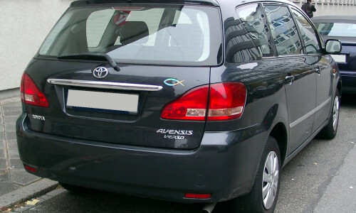 Toyota Avensis Verso #7