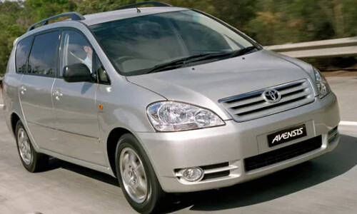 Toyota Avensis Verso #10