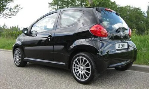 Toyota AYGO Black #10