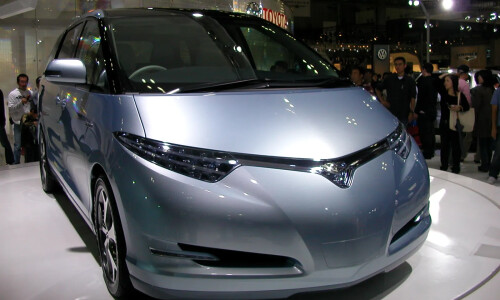 Toyota Estima #2